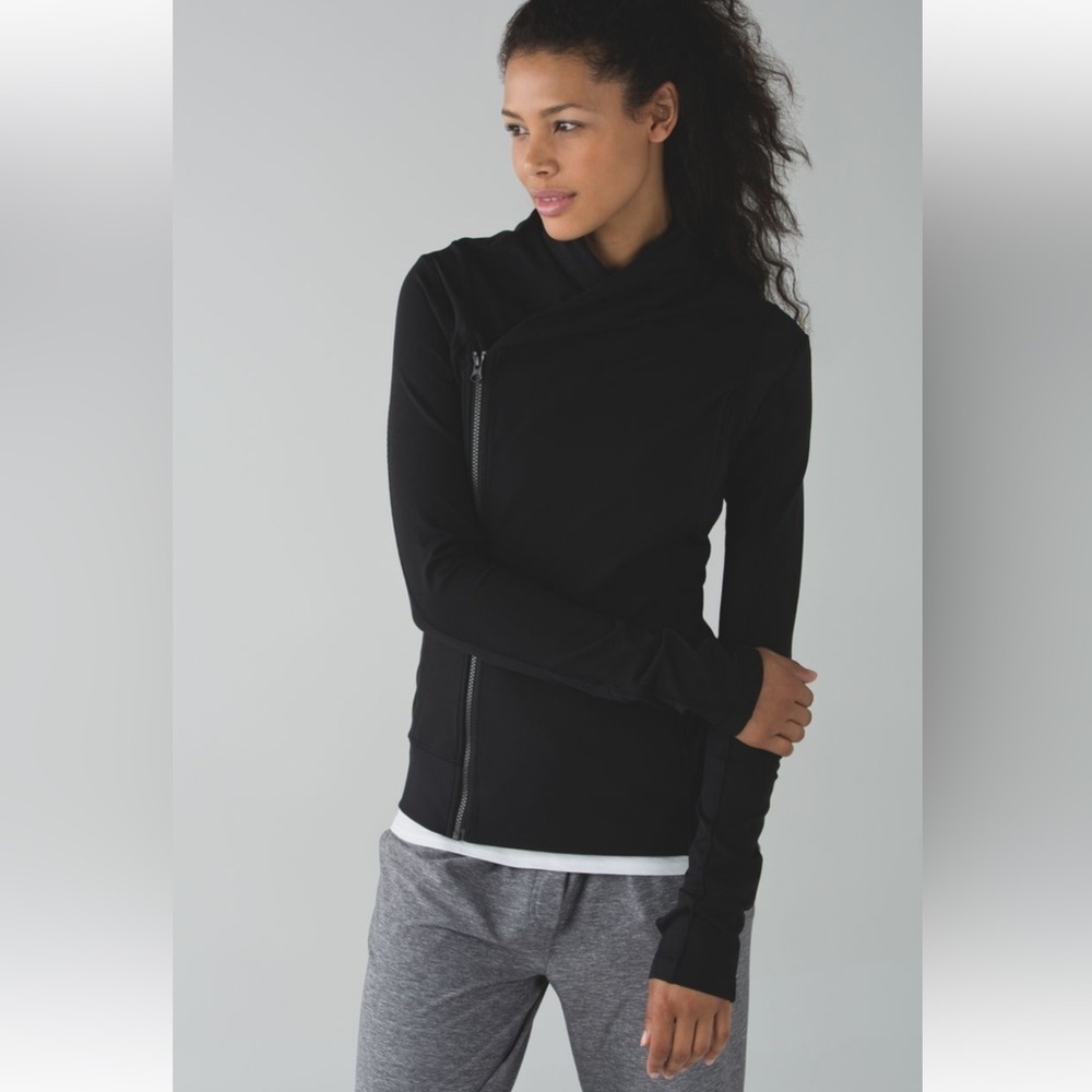 Lululemon Bhakti Yoga Jacket in black Luon fabric Size 6